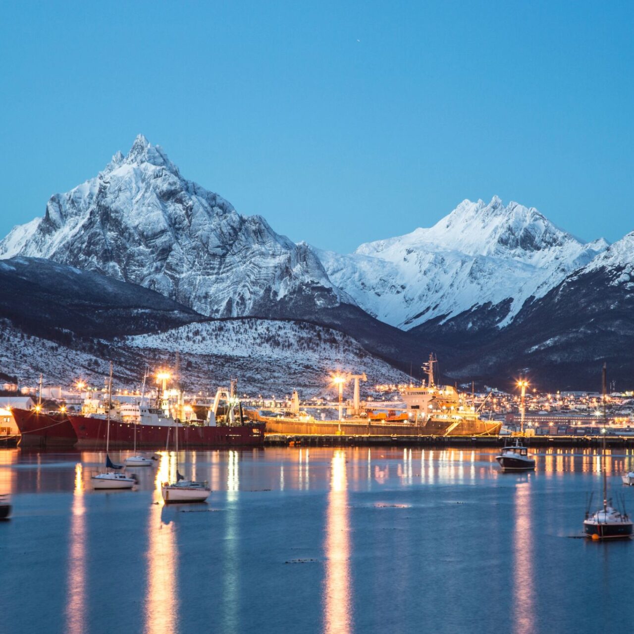 https://globalturismo.com.py/wp-content/uploads/2022/03/USHUAIA-1280x1280.jpg